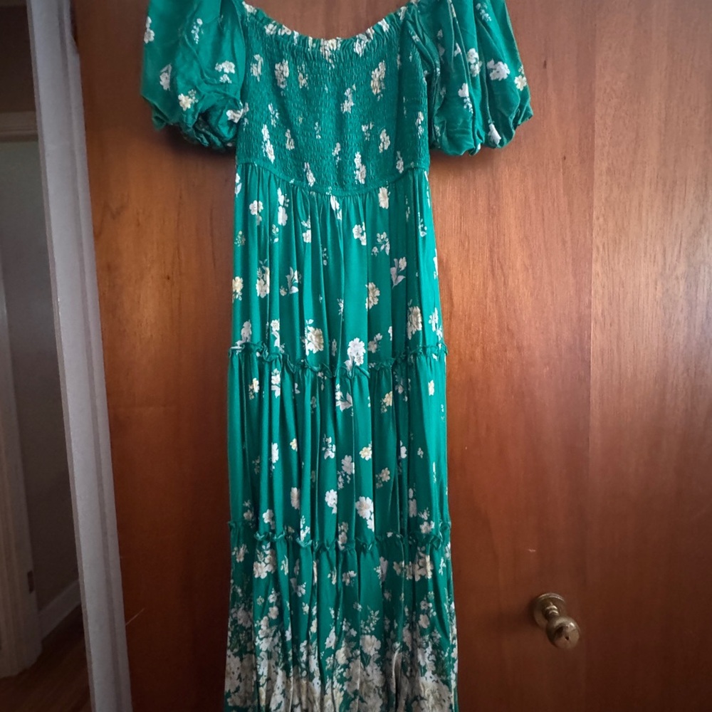 Puff Sleeve Green Midi Dress - Picture 2 of 4